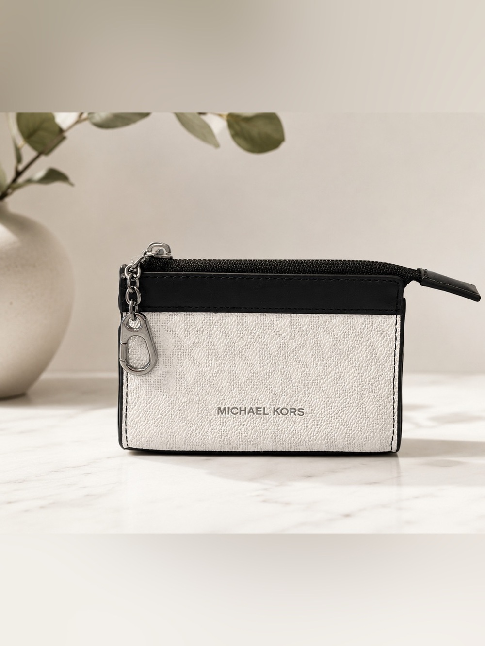Michael Kors White and Black Zip Card Pouch with Key Clip
